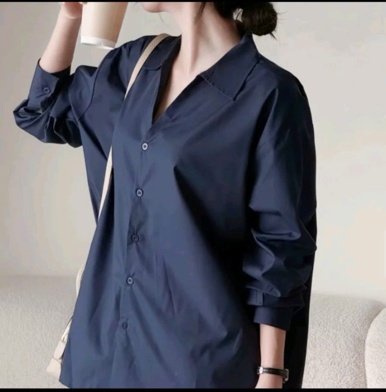 Áo - sơ -mi -cổ -khoét -V