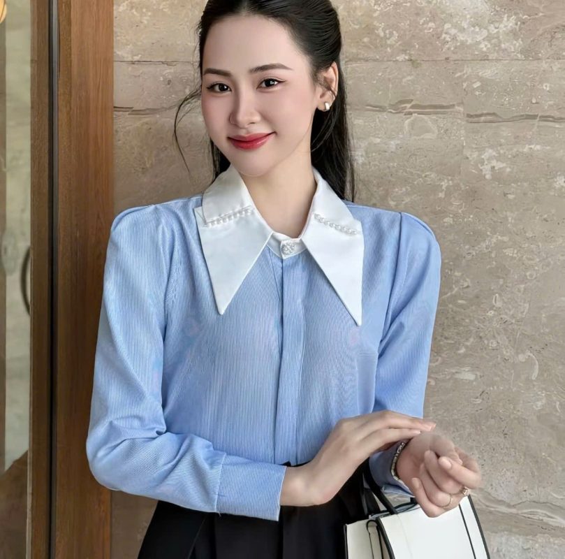 áo-sơ -mi -nữ -cổ -xếp- ngăn- kép -đính -ngọc- trai